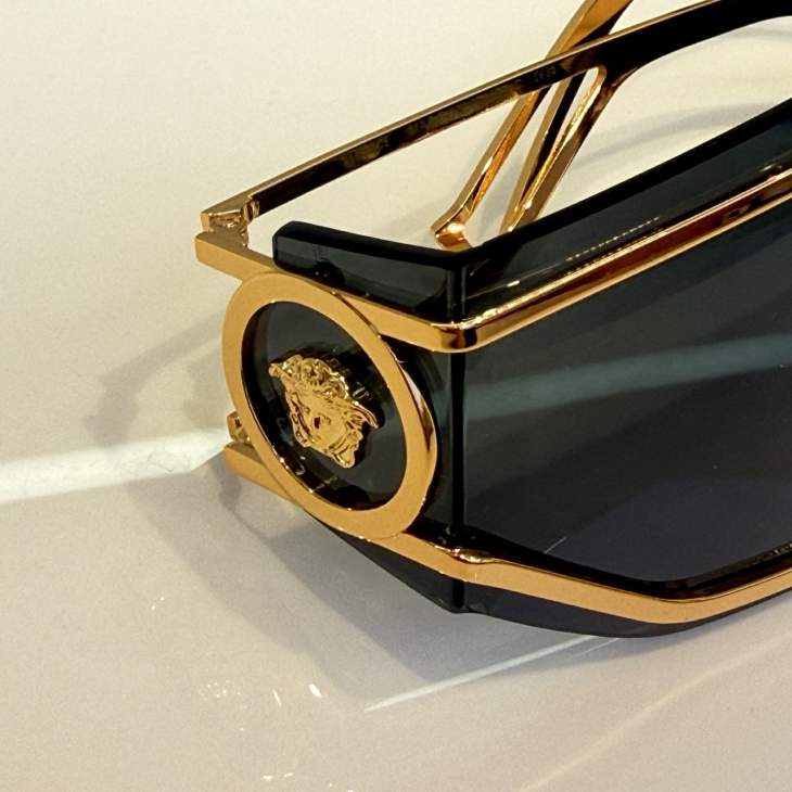 Picture of Versace Sunglasses _SKUfw79280532fw
